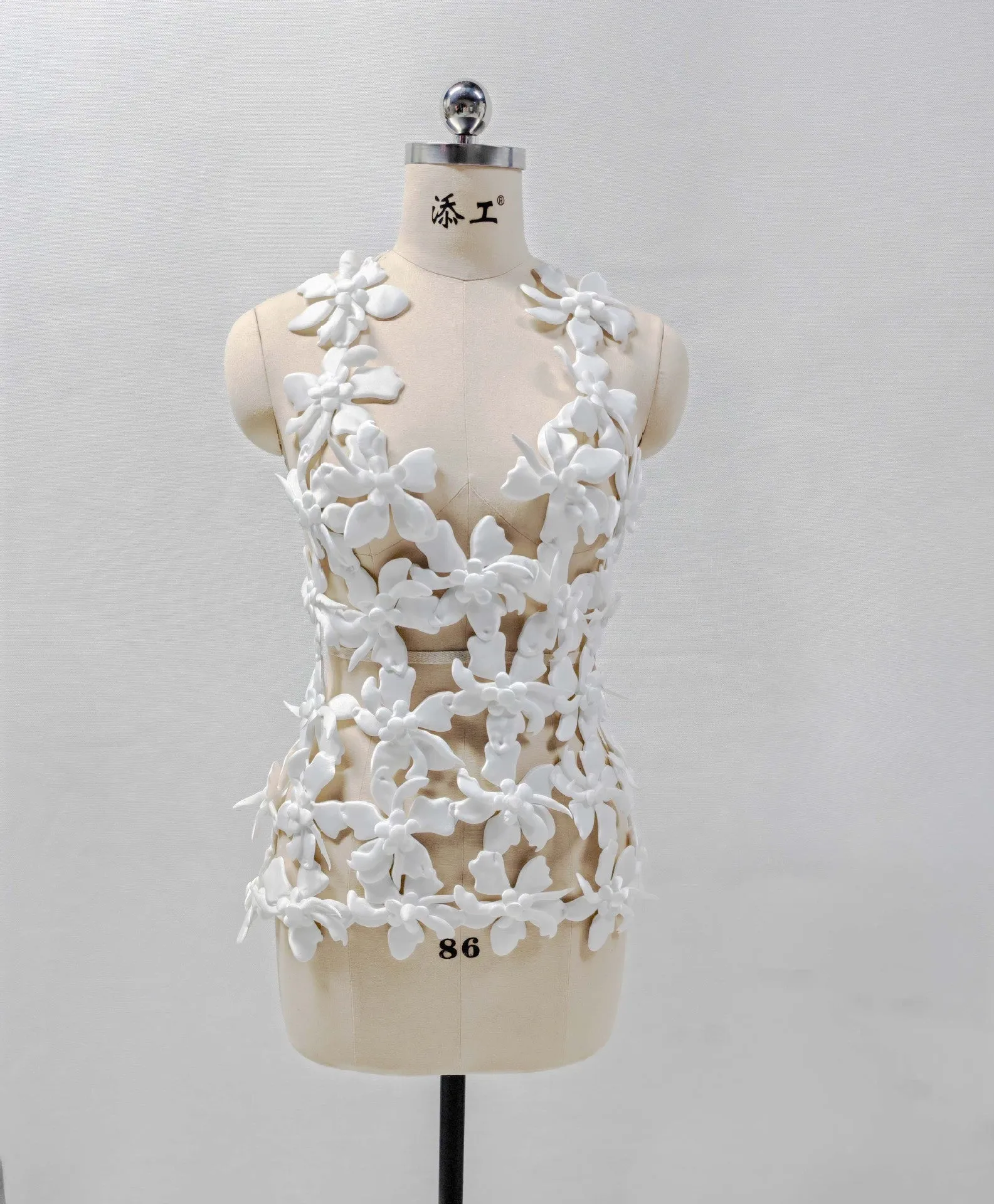 Flower hollow sleeveless top