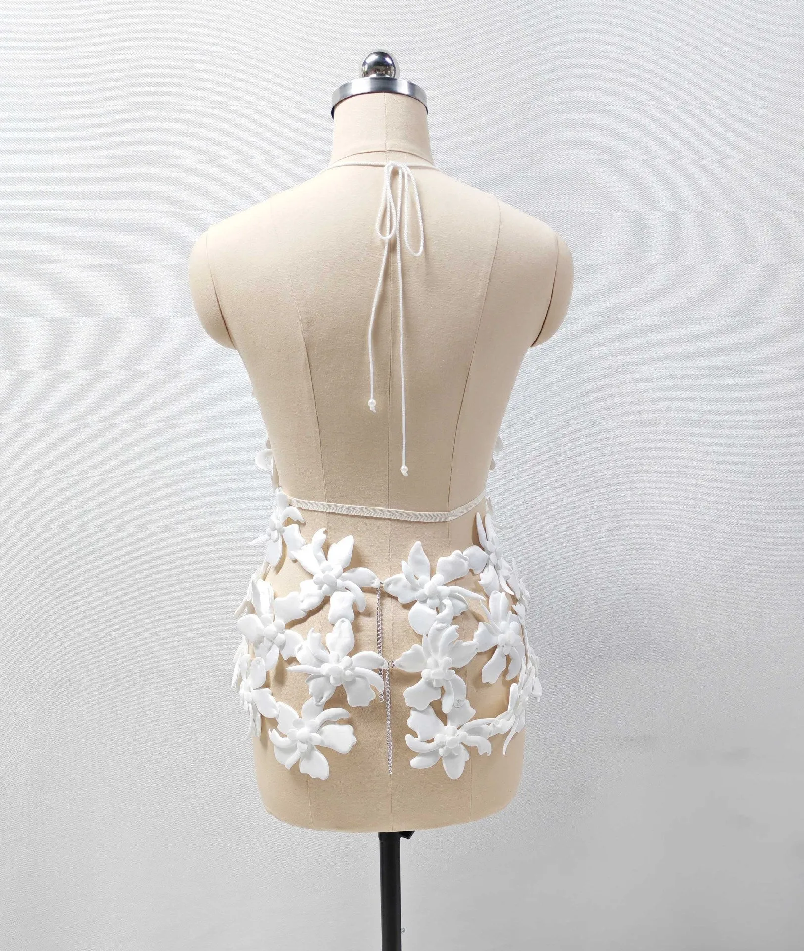 Flower hollow sleeveless top