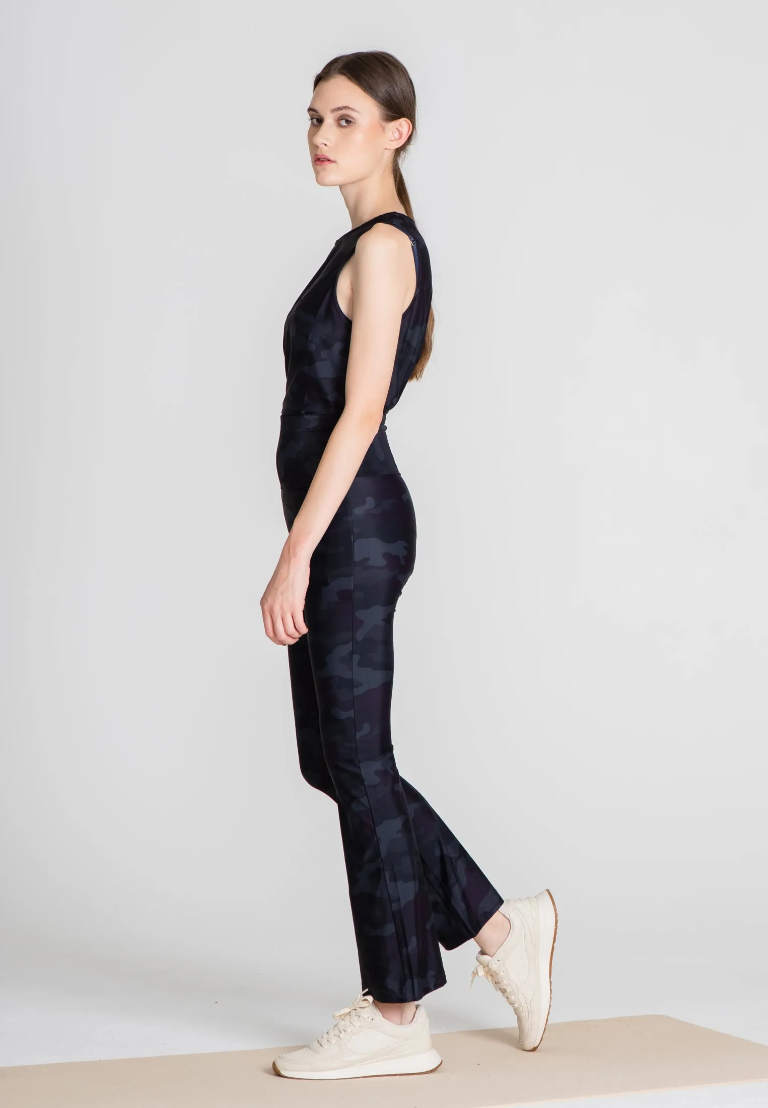 The Cropped Sport Pants - Grey Camo