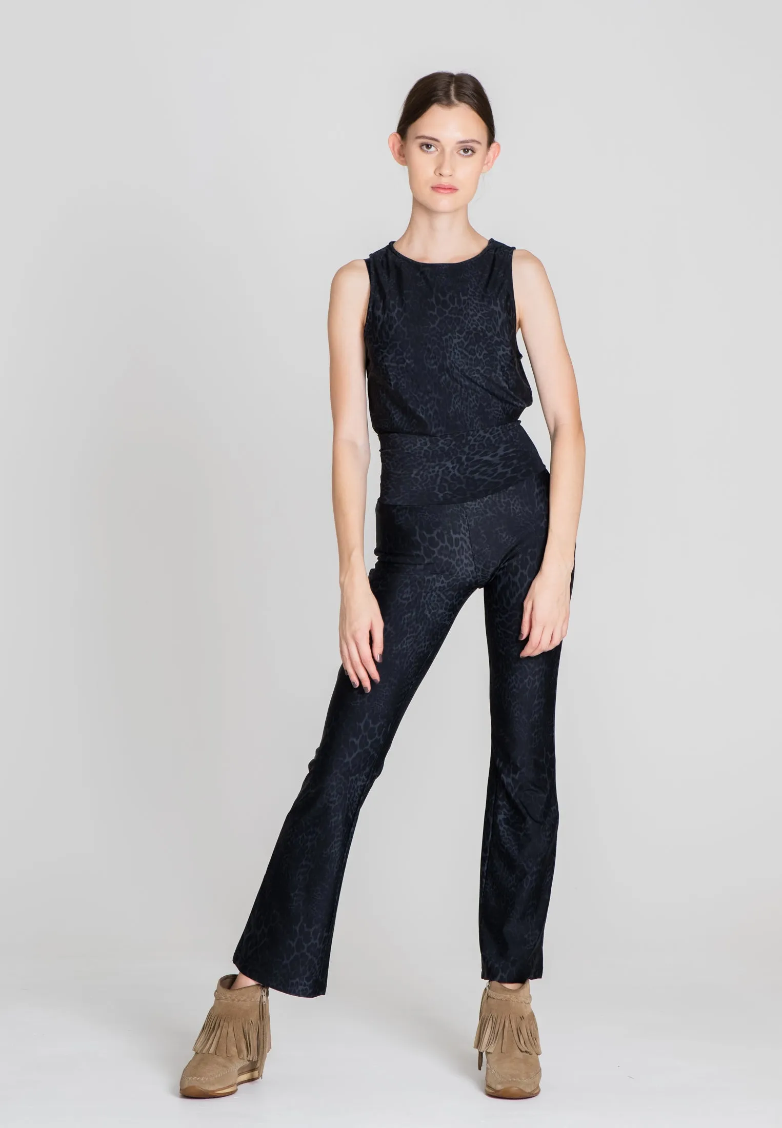 The Cropped Sport Pants - Grey Leo